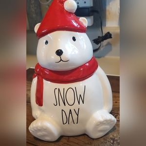 NIB Rae Dunn Snow day polar bear figurine
